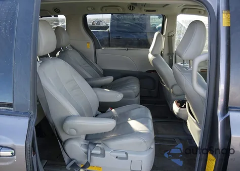 2014 Toyota Sienna Xle 7 Passenger z USA, uszkodzony, nr VIN 5TDDK3DC9ES088570